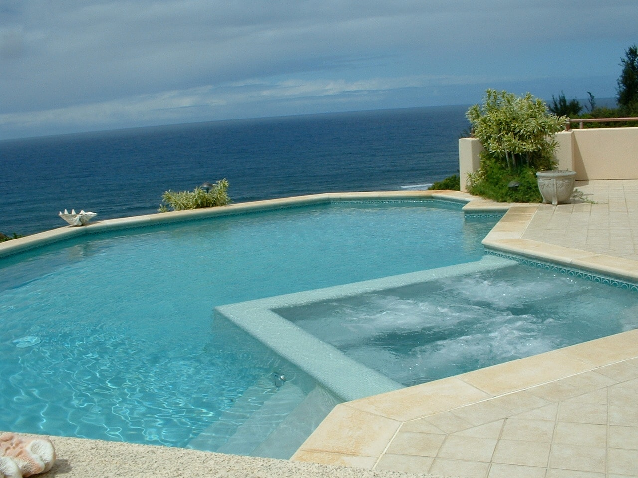 Ocean View Pool & Spa — Kauai, Hawaii